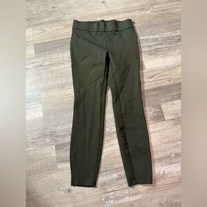 Tahari Petite Olive Green Slim Fit Pants - Stylish & Comfortable